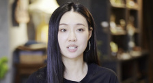 美女扒开尿口让男人桶视频